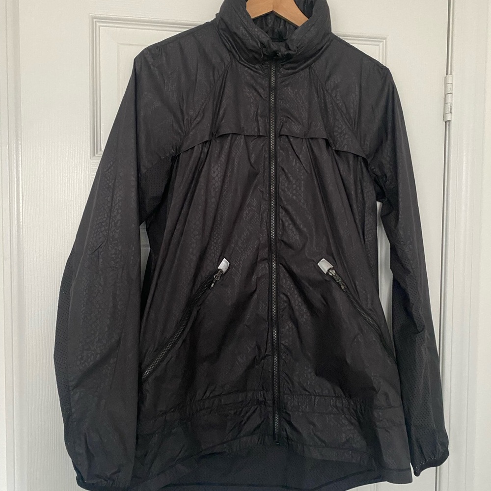 Women’s Lululemon Black Snake Print Windbreaker Jacket